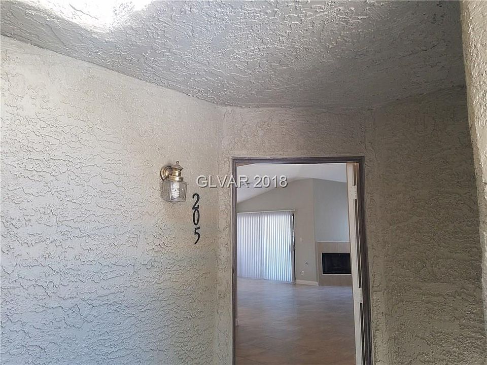 1st image of 5042 Rainbow Blvd #205