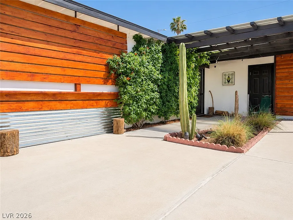 2 bed, 2.0 bath, 1281 sqft, $2,000 — Photo 4