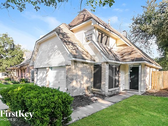 2nd image of 10934 Olivewood Dr