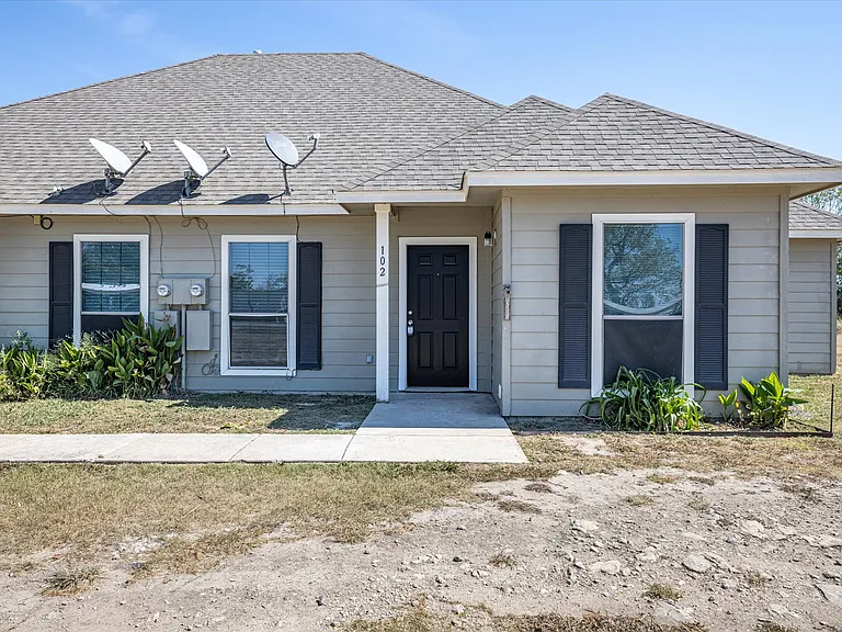 101 Collett Ct #101 — Photo 3