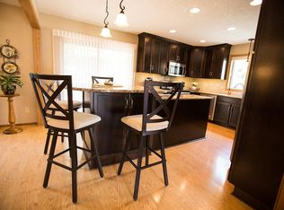 2199 Stanich St, Saint Paul, MN 55109