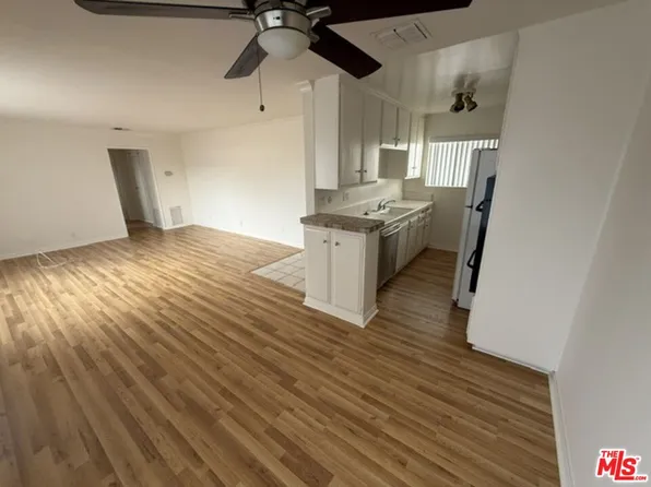 18600 Burbank Blvd APT 205, Tarzana, CA 91356