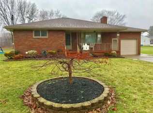294 Park Dr, Campbell, OH