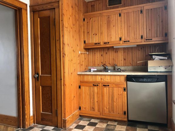 113 E 4th St #2, Muscatine, IA 52761