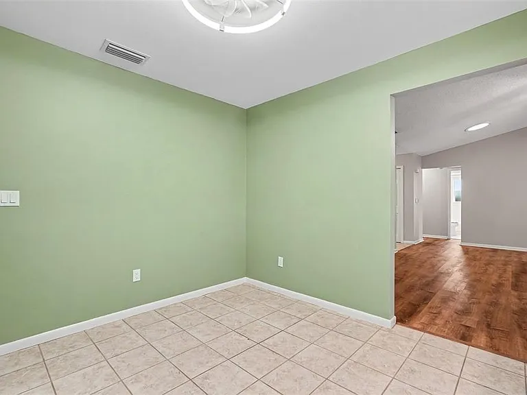 17703 Cranbrook Dr — Photo 12