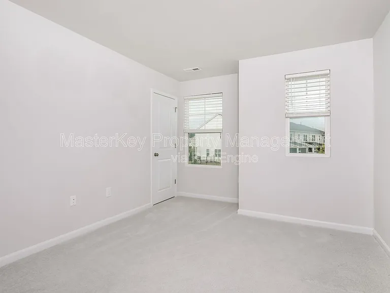2061 Caen St — Photo 22