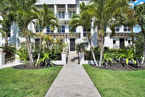 425 N Ocean Blvd #3 Photo 1