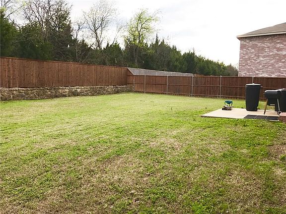 3rd image of 1219 Beatty Dr