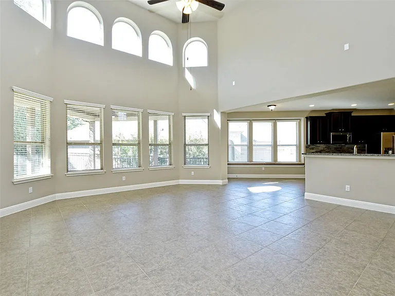 15205 Joseph Dr — Photo 8