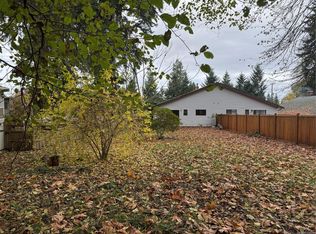 513 Erickson Rd #B, Campbell River, BC V9W1S8