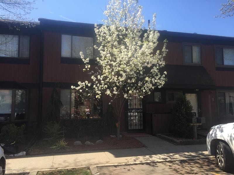 1st image of 18 Berry Ct