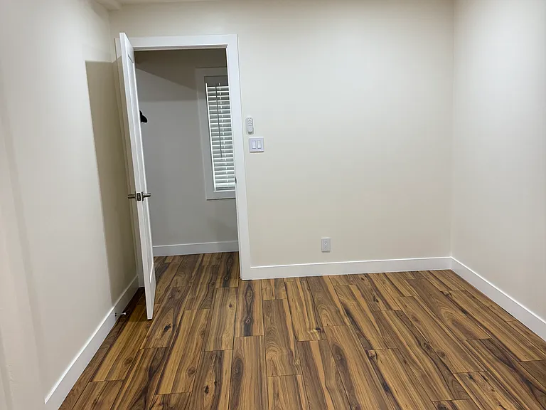 944 Beverly Rd — Photo 14