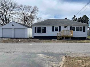 32 Dott Ave, Albany, NY 12205