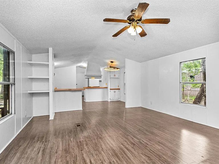 19339 Forest Lane Cir — Photo 9