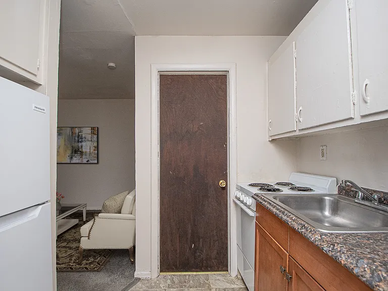 218 South Whitney Street — Photo 10