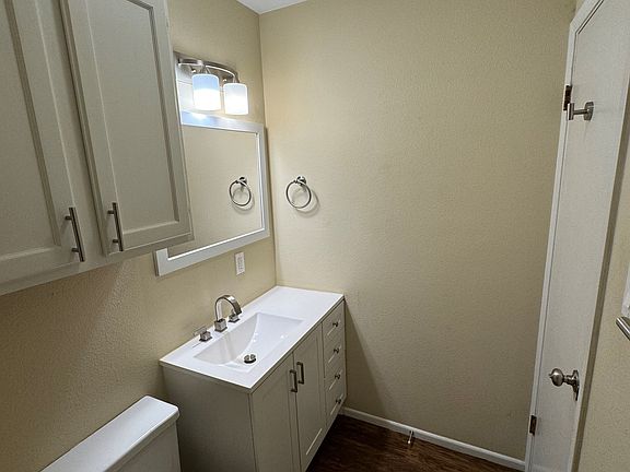 5th image of 1010 Rockmoor Ste 2