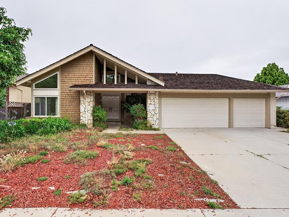 1st image of 20683 Greenleaf Dr