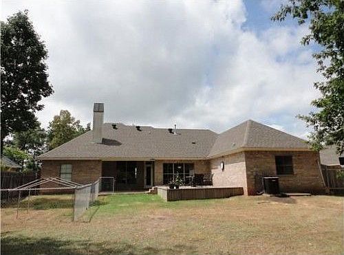 2nd image of 1979 Highpoint Pl