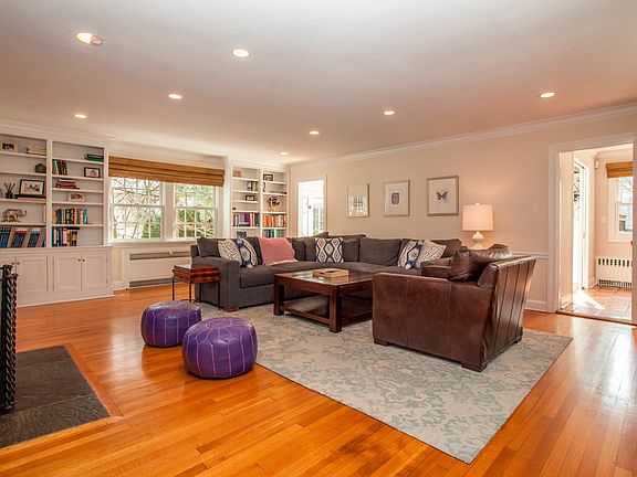 4th image of 18 Carleon Ave