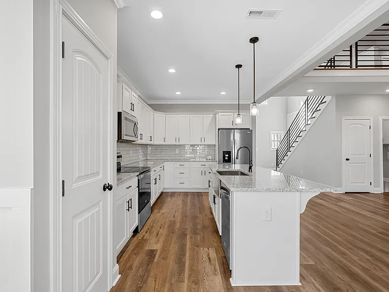 573 Bowden Dr — Photo 13