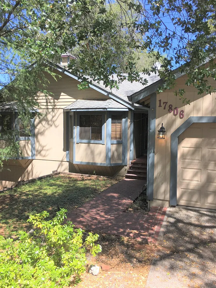 17806 Jayhawk Dr photo 1
