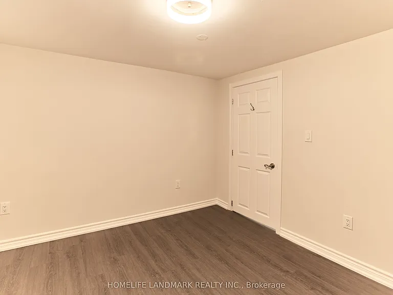 21 Robinglade Dr #LOWER — Photo 12