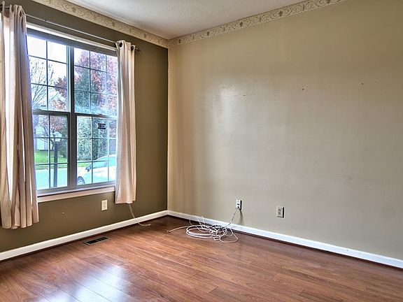 4th image of 7039 Thousand Oaks Ln