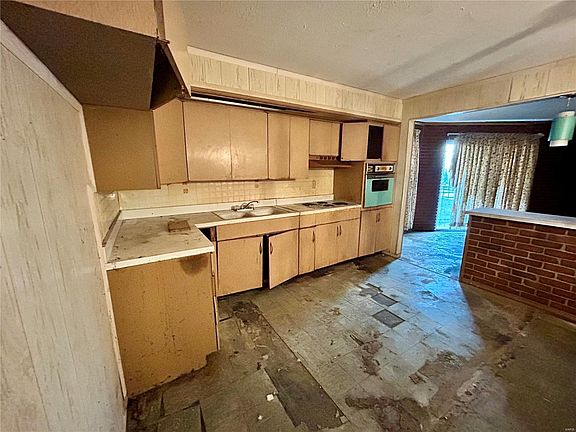 5th image of 4918 Piggott Ave