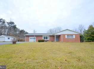 315 Shirley Dr, Berkeley Springs, WV 25411