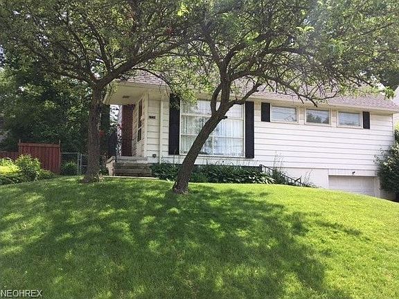 3rd image of 1738 Schiller Ave