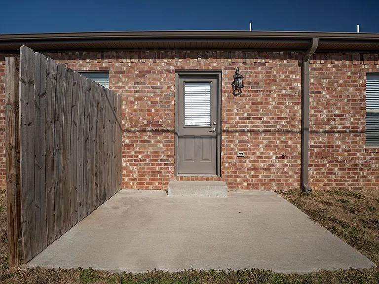 1703 Booker Cir — Photo 9