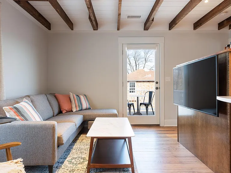 915 Belmont Ave #3 — Photo 7