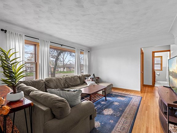 5th image of 4525 Quail Ave N