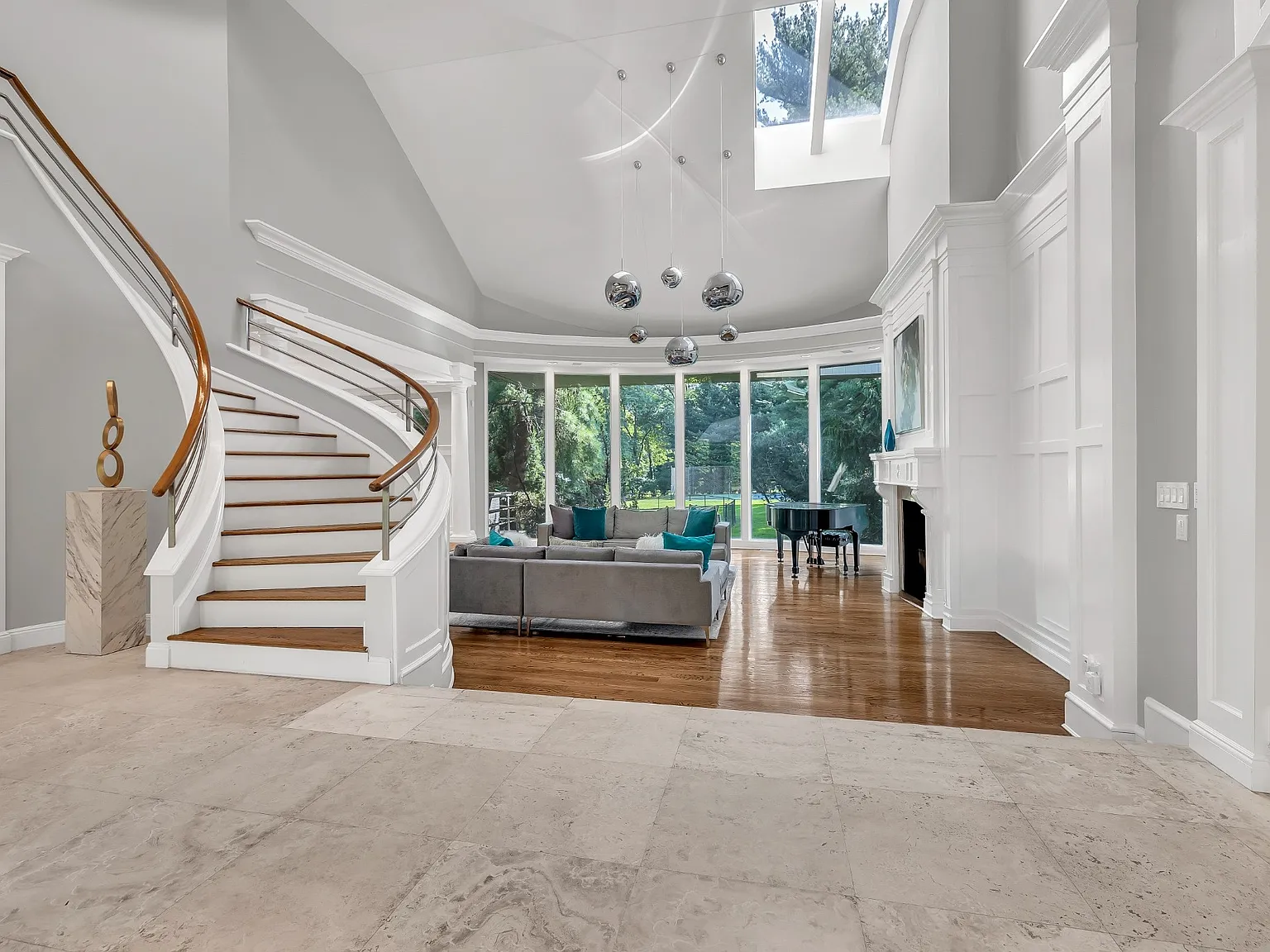 6 bed, 7385 sqft, $25,000 — Photo 3