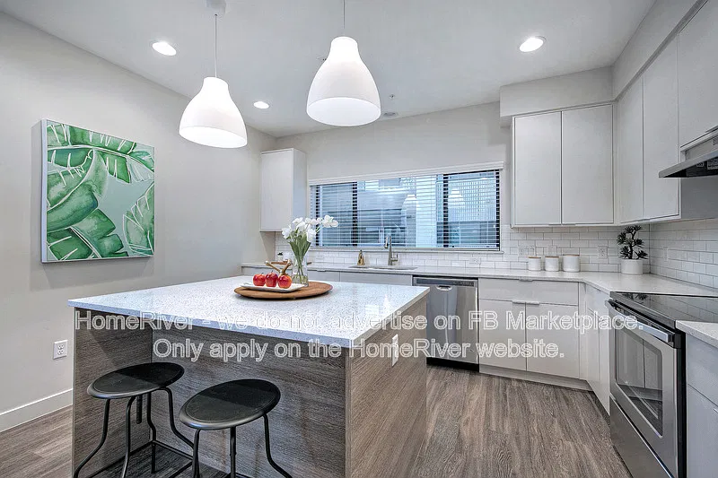 North Tempe — Photo 4