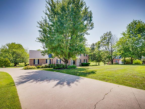 5th image of 1009 Winchester Ln