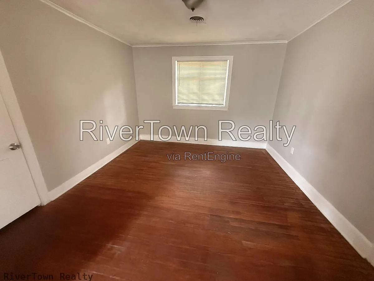 3 bed, 1.0 bath, 1100 sqft, $1,095 — Photo 4