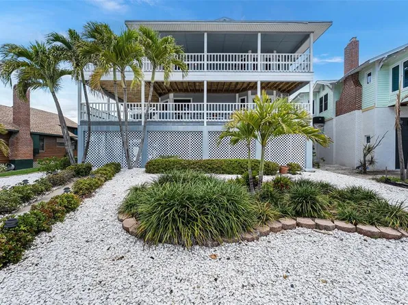 12505 Sunshine Ln, Treasure Island, FL 33706