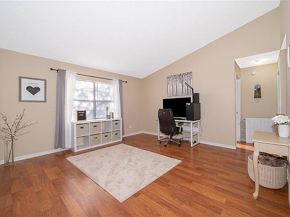 4th image of 1059 Hemingway Dr