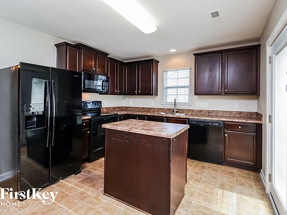 5th image of 2828 Wild Poplar Way