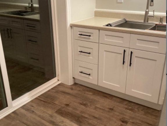 3rd image of 1050 Stonybridge Dr #1050