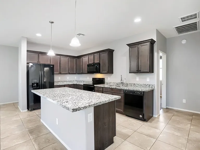 8404 N 62nd Dr — Photo 3