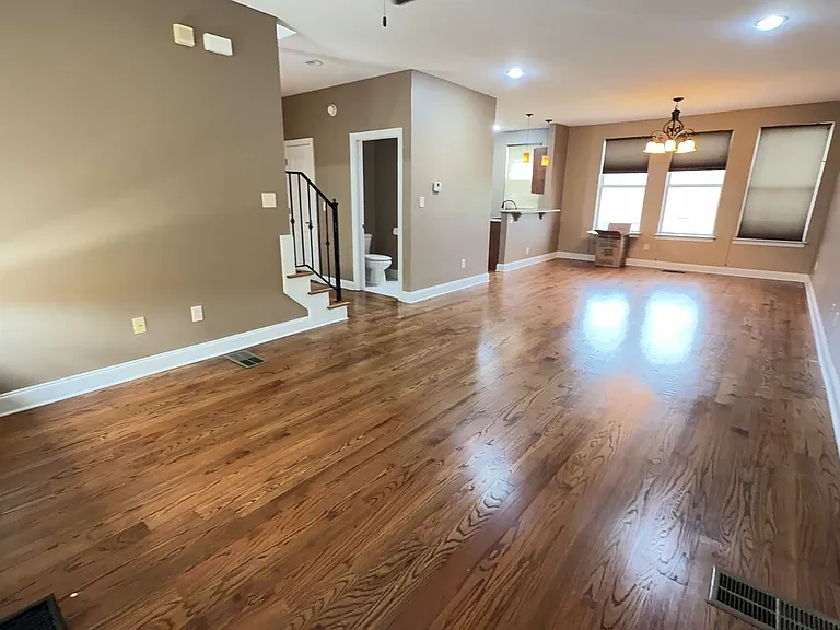 61 Vance Ave #61 — Photo 2