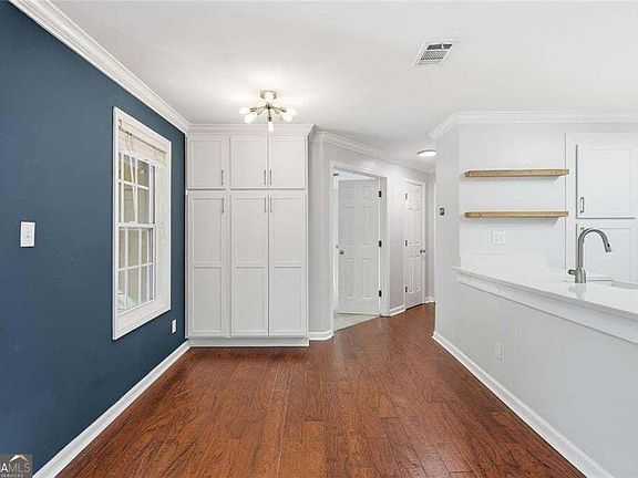 4th image of 2068 River Heights Walk SE