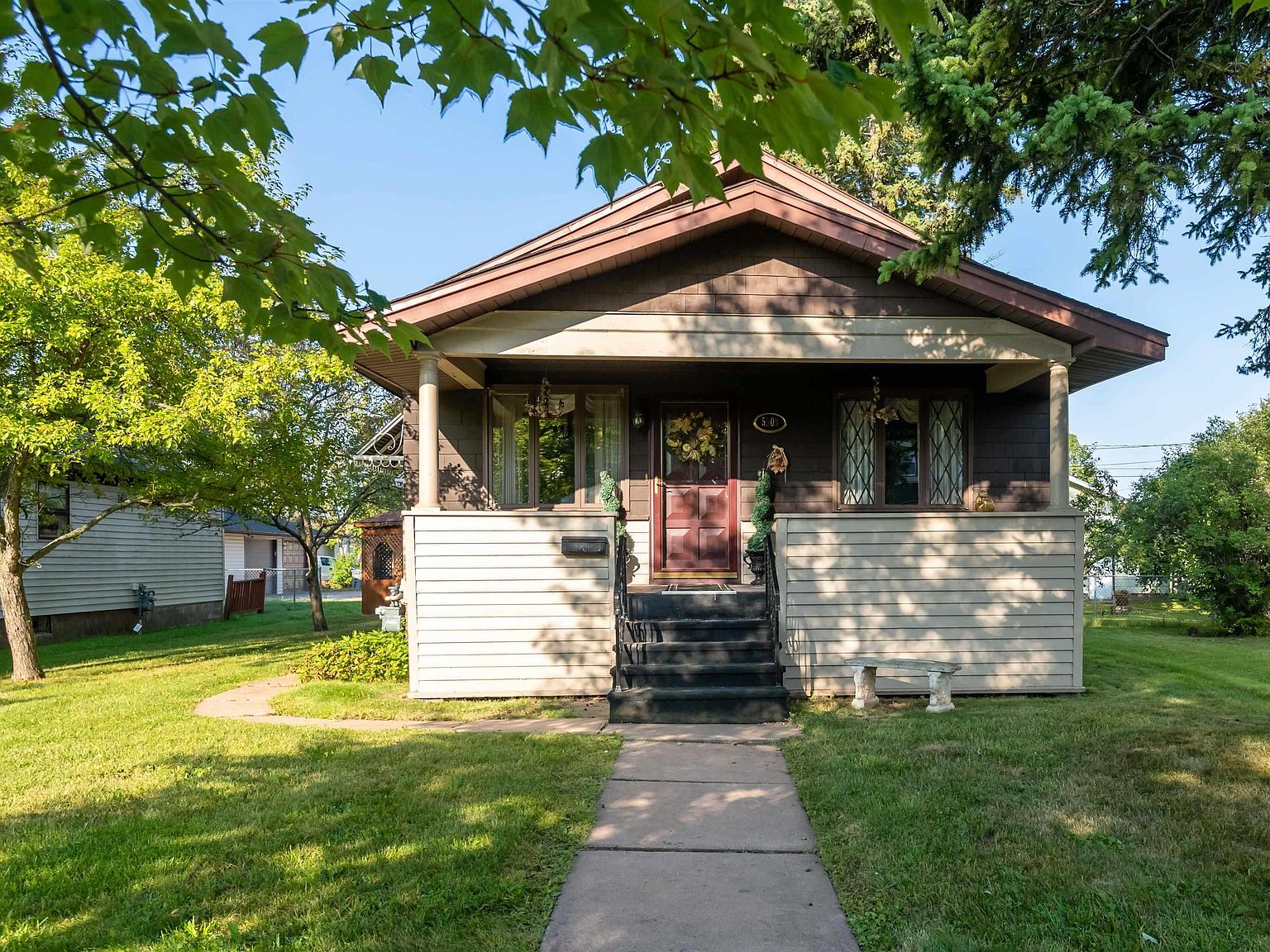 5909 Banks Ave, Superior, WI 54880 | Zillow