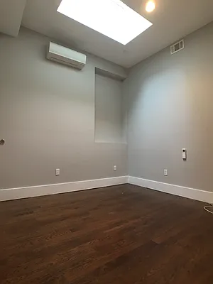 Rented by City Vista Inc | media 5