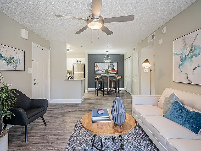 Sterling Point Apartment Homes — Photo 39