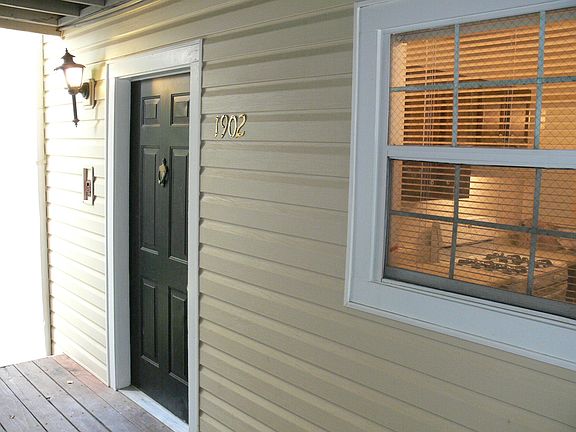 5th image of 1902 Augusta Dr