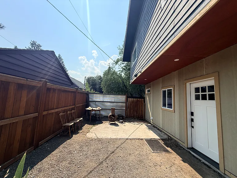 1324 NW Albany Ave #B — Photo 14