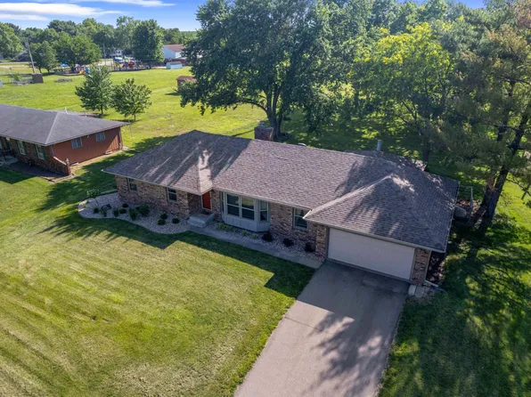 4309 SE Heathcliff Dr, Tecumseh, KS 66542